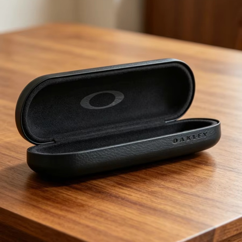 Travel Accessories Gifts For Men - Oakley Sert Deri Güneş Gözlüğü Kutusu,